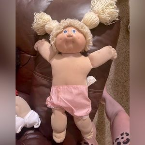 Xavier Roberts signed vintage cabbage patch: blond hair pigtails, blue eyed girl